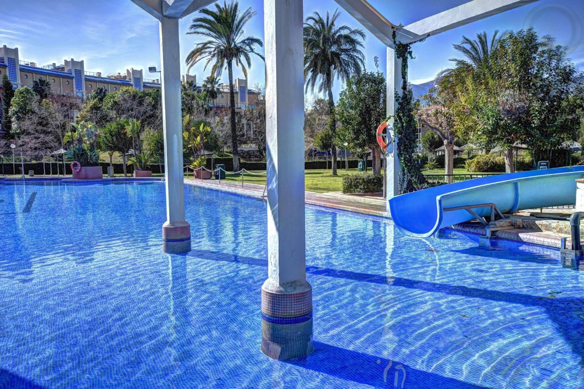 Deluxe Apartment In Benalbeach With Beach Views Benalmádena Exterior photo